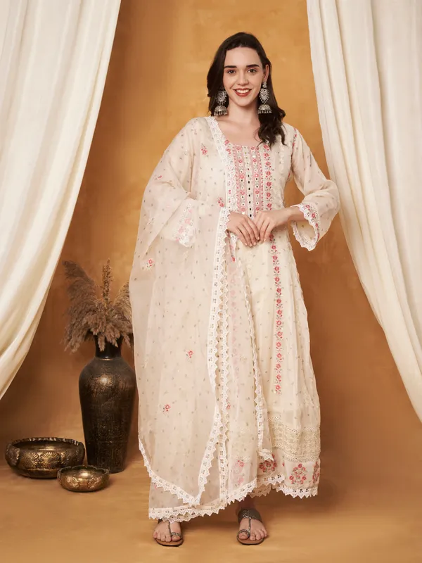 Cream_Polyester_Organza_A-Line_Embroidered_Suit_Set_With_Dupatta_For_Women