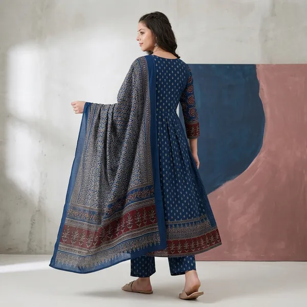 Blue_Cotton_ajrak__Prijnt__Anarkali_With_mul_cotton_Dupatta