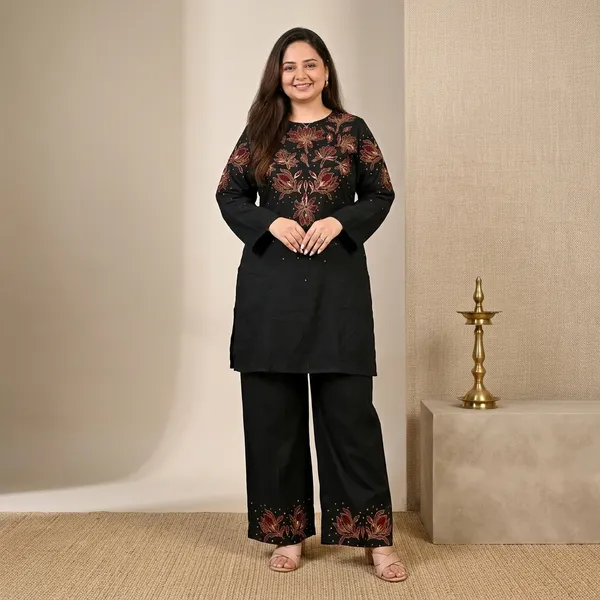 Black_Cotton_Embroidered_Kurta_Pant_Set_For_Women