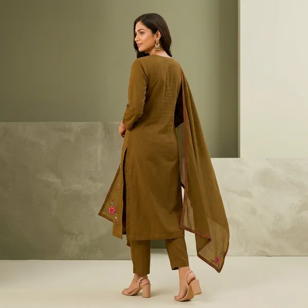 Mehndi_Green_Mul_Cotton_Embroidered_Kurta_Set_With_Dupatta_For_Women