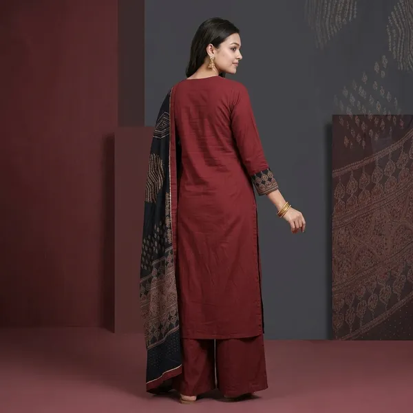 Maroon_Cotton_Embroidered_Ethnic_Kurta_Set_For_Women