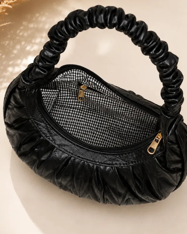 AKAVA_Ruched_Hobo_Bag_Classic_Noir