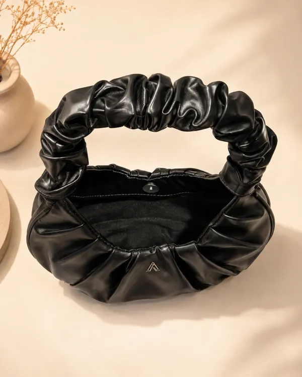 AKAVA_Soft_Cloud_Shape_Handbag_Black