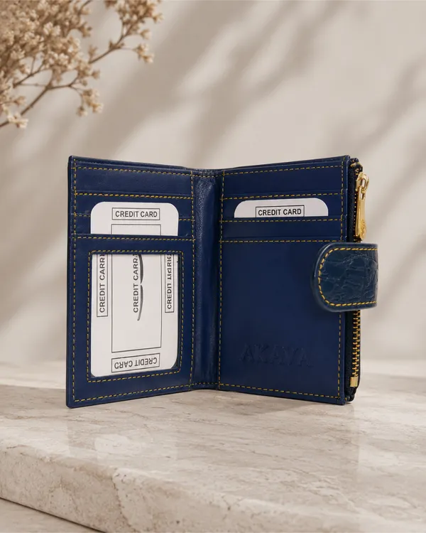 AKAVA_Vegan_Leather_Women's_Glossy_Wallet_with_botton_closure