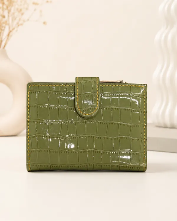 AKAVA_Vegan_Leather_Women's_Glossy_Wallet_with_botton_closure