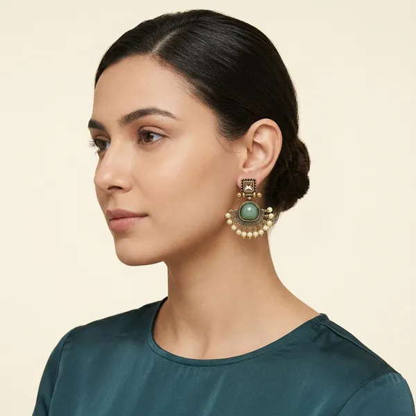 Antique_Gold_Pearl_Drop_Earrings_With_Green_Stone