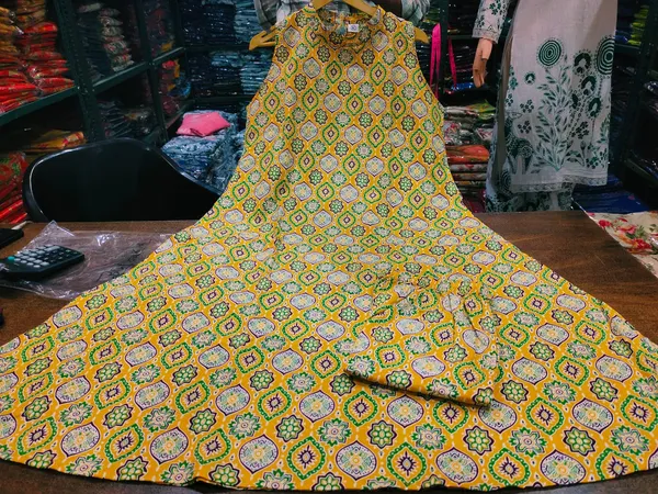 Women_Trendy_Cotton_Yellow_Kurta_With_Pant