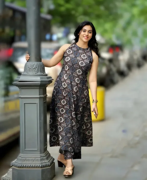 Women_Trendy_Cotton_Black_Kurta_With_Pant