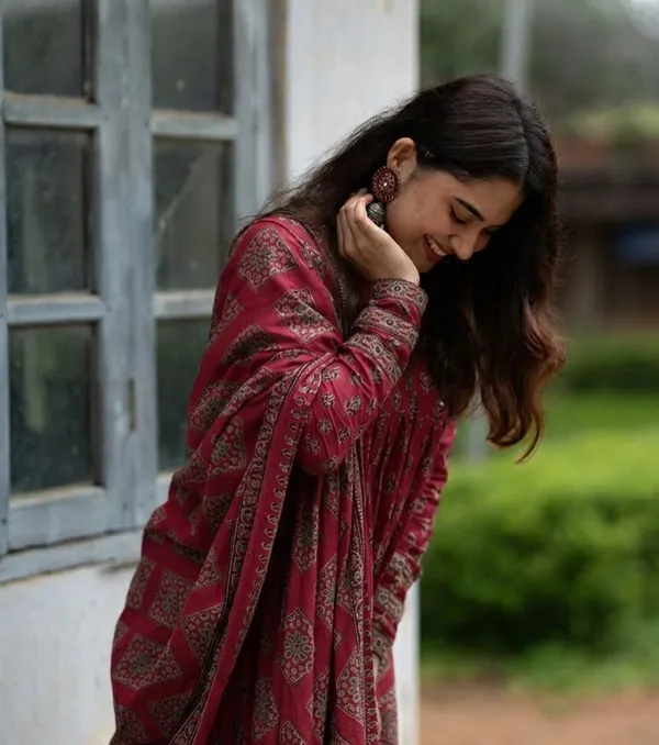 Women_Trendy_Cotton_Maroon_Kurta_With_Pant_and_Dupatta
