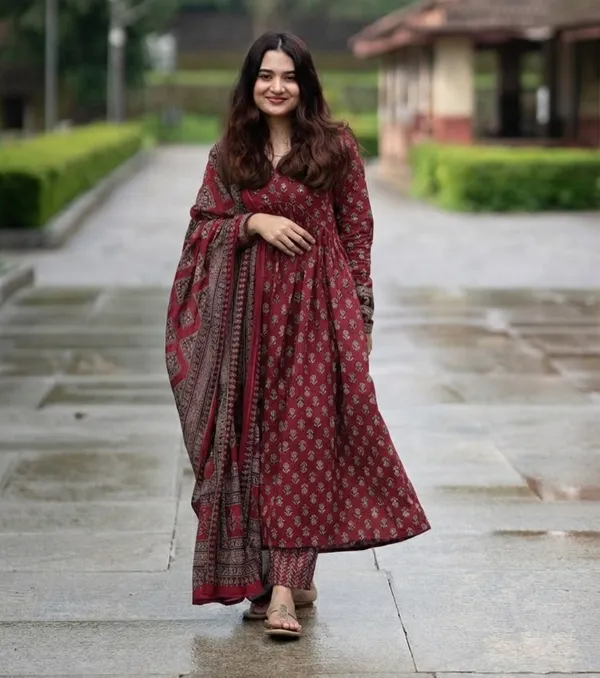 Women_Trendy_Cotton_Maroon_Kurta_With_Pant_and_Dupatta
