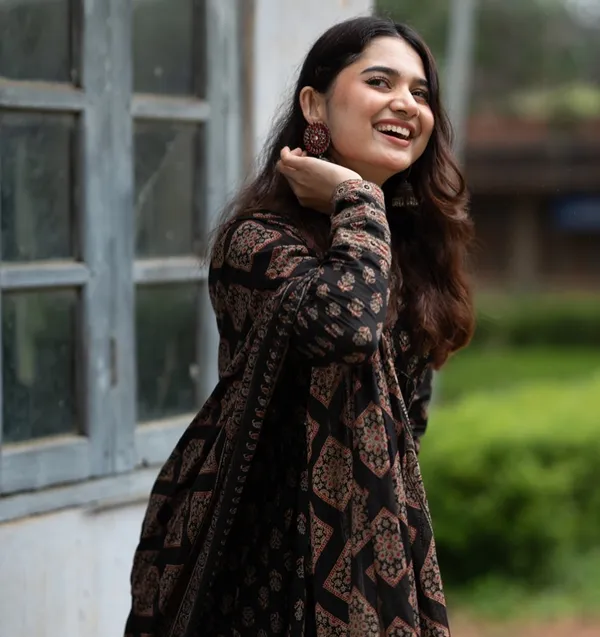 Women_Trendy_Cotton_Black_Kurta_With_Pant_and_Dupatta