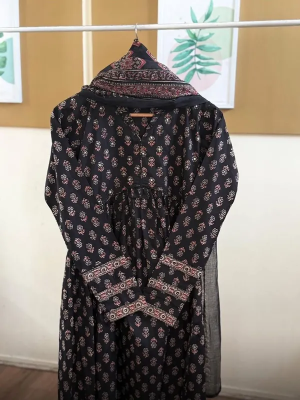 Women_Trendy_Cotton_Black_Kurta_With_Pant_and_Dupatta