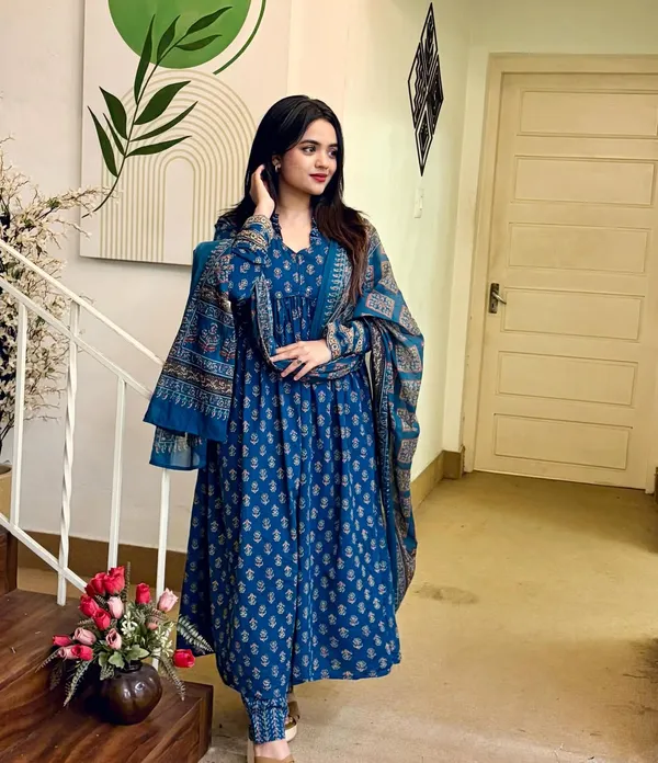 Women_Trendy_Cotton_Blue_Kurta_With_Pant_and_Dupatta