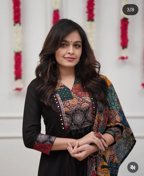 Women_Trendy_Cotton_Black_Kurta_With_Pant_and_Dupatta