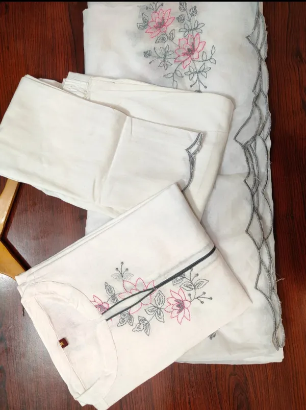 Women_Trendy_Cotton_White_Kurta_With_Pant_and_Dupatta