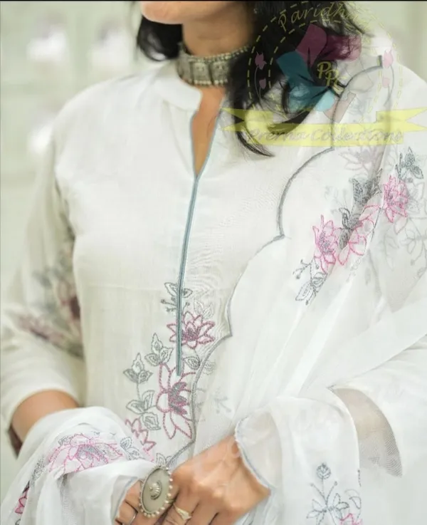 Women_Trendy_Cotton_White_Kurta_With_Pant_and_Dupatta