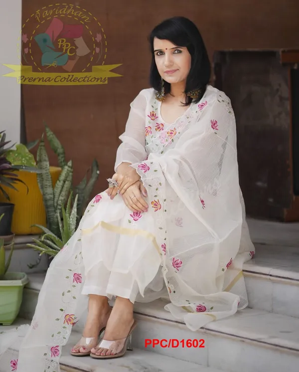 Women_Trendy_Cotton_White_Kurta_With_Pant_and_Dupatta