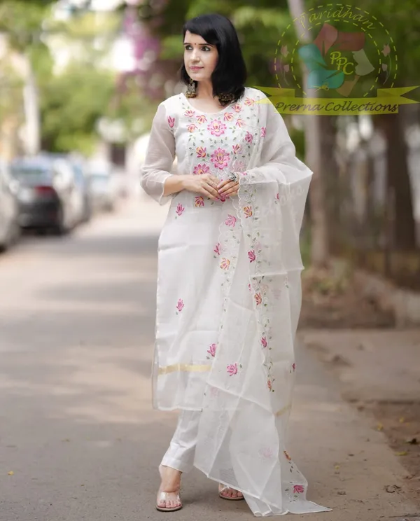 Women_Trendy_Cotton_White_Kurta_With_Pant_and_Dupatta
