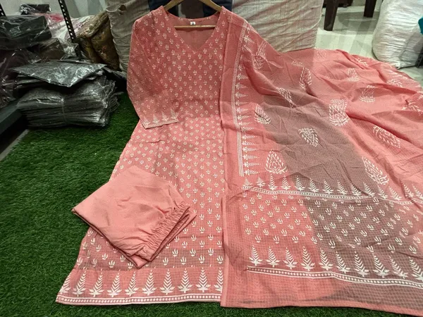 Women_Trendy_Cotton_Orange_Kurta_With_Pant_and_Dupatta