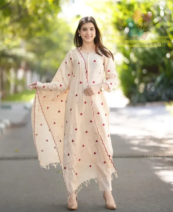 Women_Trendy_Cotton_Cream_Kurta_With_Pant_and_Dupatta
