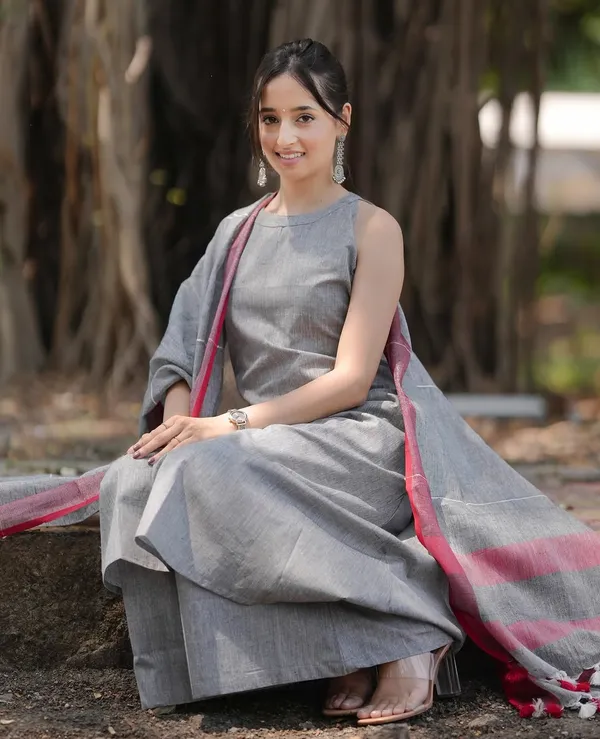 Women_Trendy_Cotton_Grey_Kurta_With_Pant_and_Dupatta