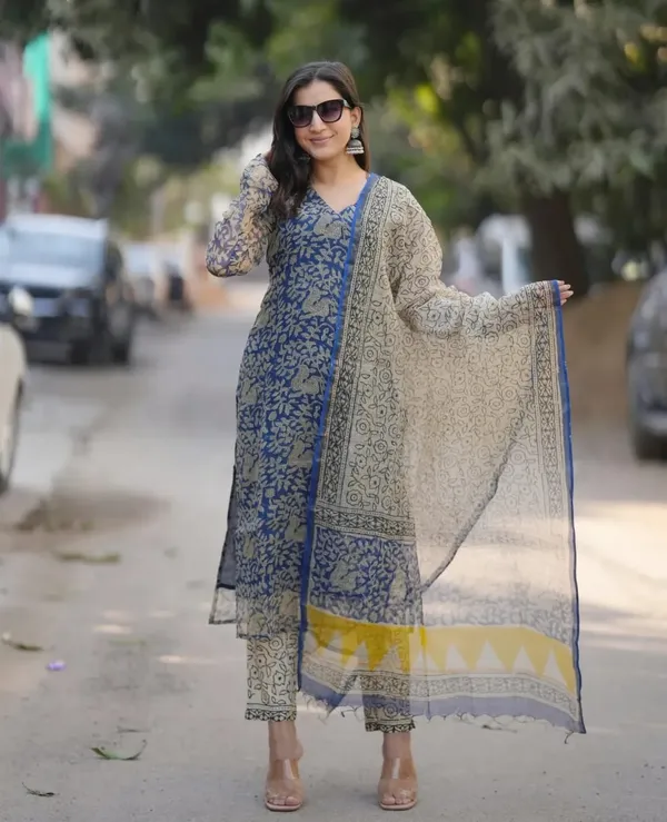 Women_Trendy_Cotton_Grey_Kurta_With_Pant_and_Dupatta