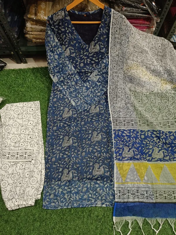 Women_Trendy_Cotton_Grey_Kurta_With_Pant_and_Dupatta