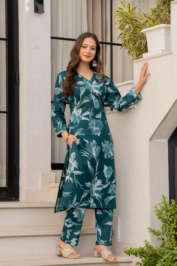 Green_Viscose_Rayon_Printed_Kurta_Pant_Set_For_Women