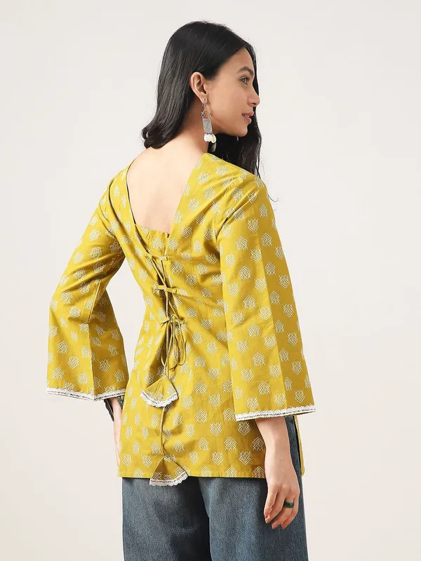 Yellow_Viscose_Rayon_Printed_Back_Tie-Up_Short_Kurta_For_Women