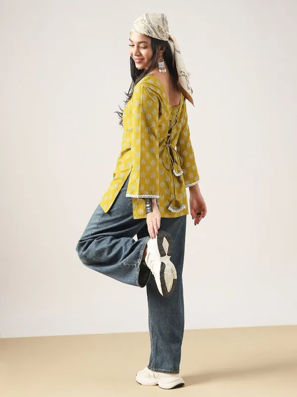 Yellow_Viscose_Rayon_Printed_Back_Tie-Up_Short_Kurta_For_Women