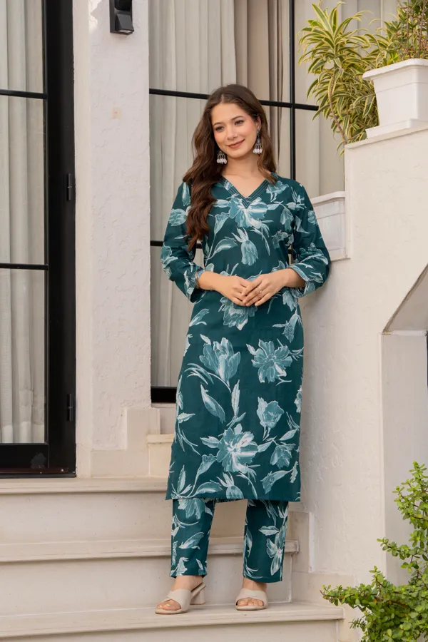 Green_Viscose_Rayon_Printed_Kurta_Pant_Set_For_Women