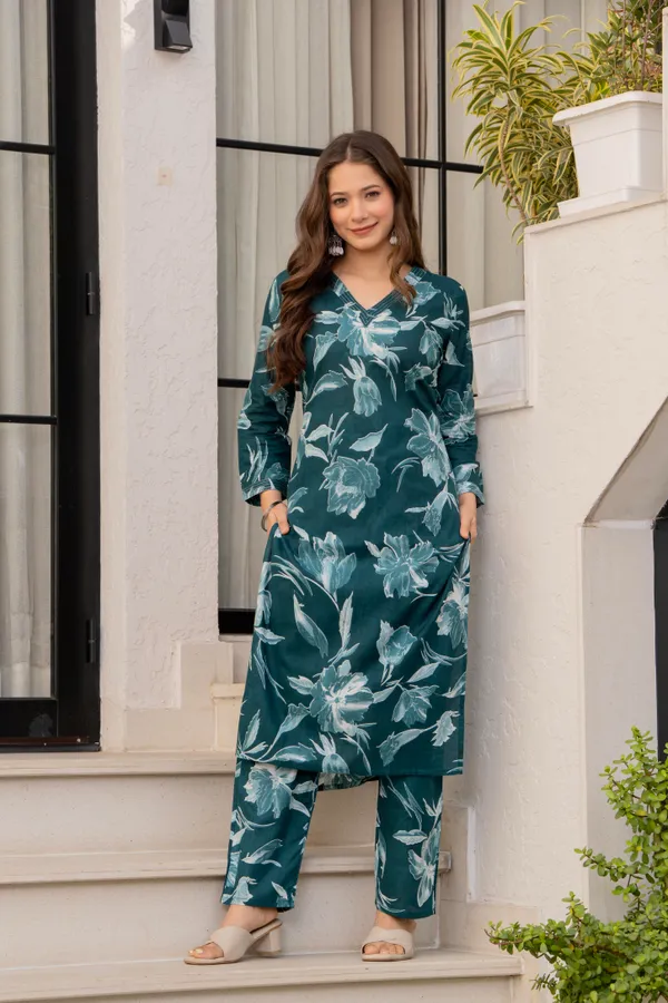 Green_Viscose_Rayon_Printed_Kurta_Pant_Set_For_Women