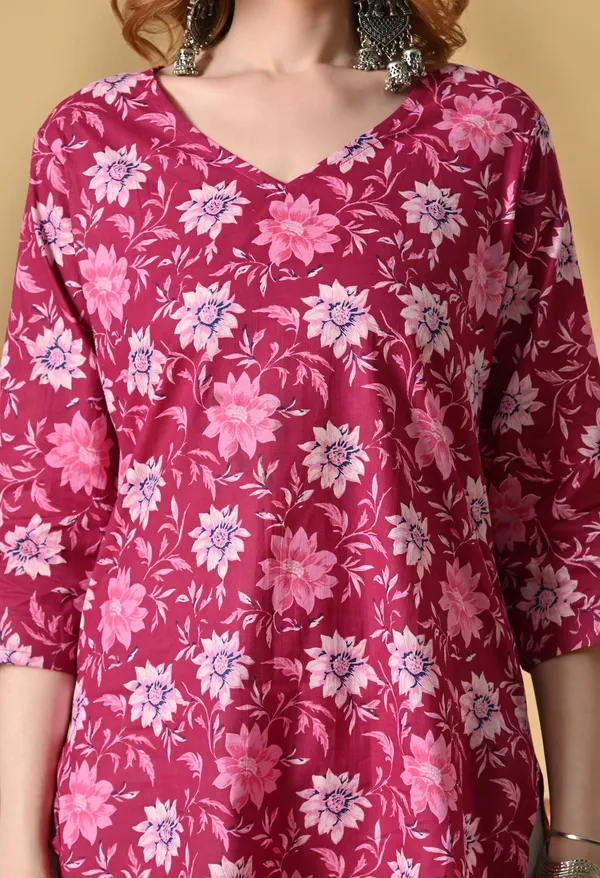 Maroon_Viscose_Rayon_Straight_Floral_Print_Kurta_For_Women