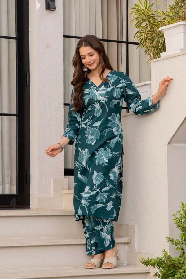 Green_Viscose_Rayon_Printed_Kurta_Pant_Set_For_Women