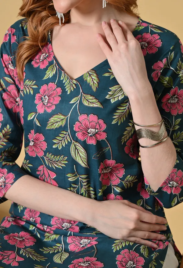 Dark_Green_Viscose_Rayon_Floral_Print_Straight_Kurta_For_Women