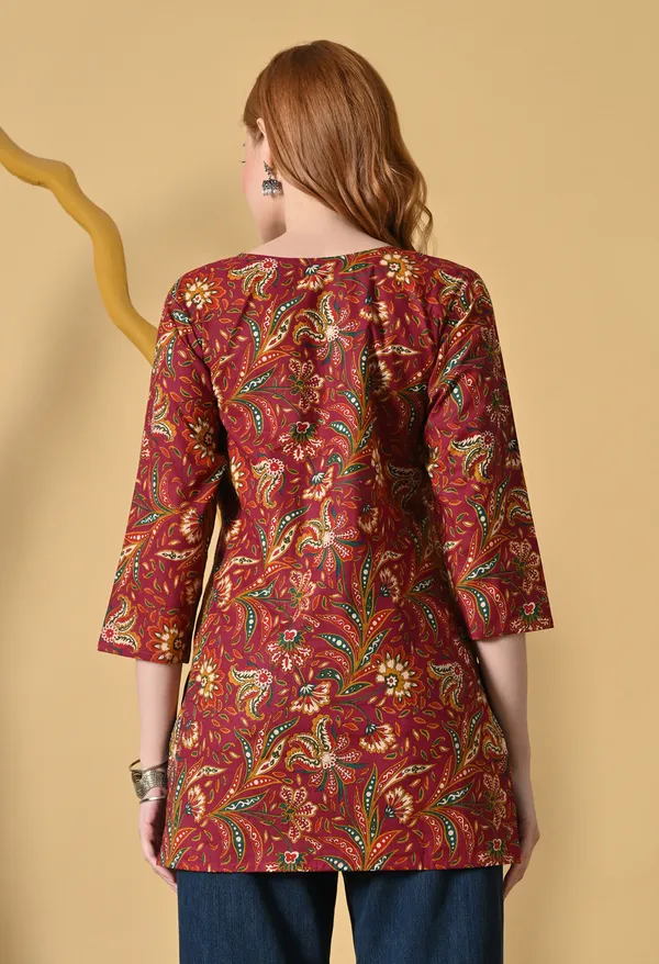 Maroon_Viscose_Rayon_Floral_Print_Straight_Short_Kurta_For_Women