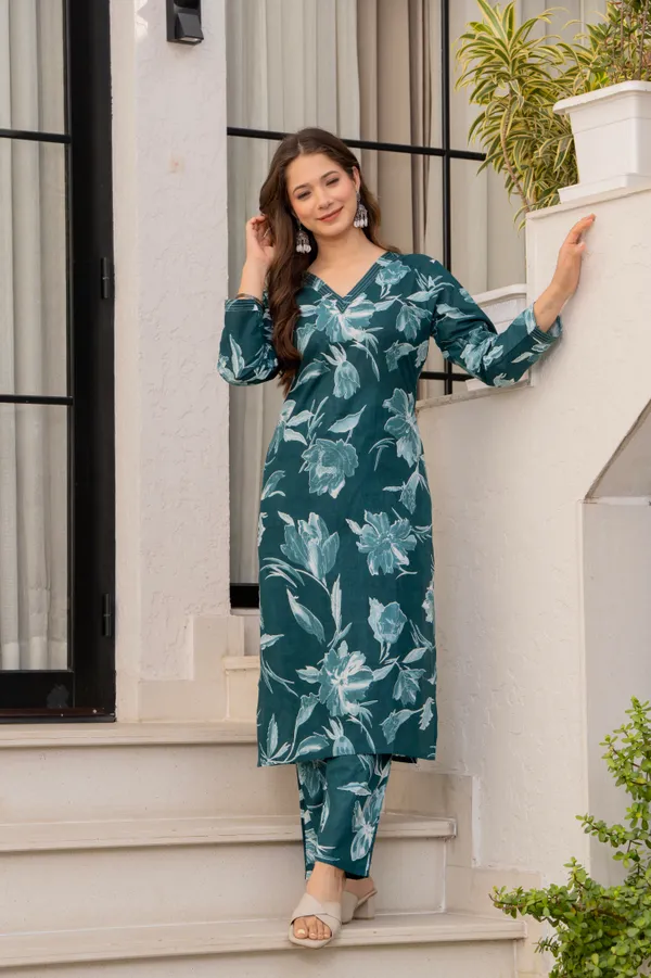 Green_Viscose_Rayon_Printed_Kurta_Pant_Set_For_Women
