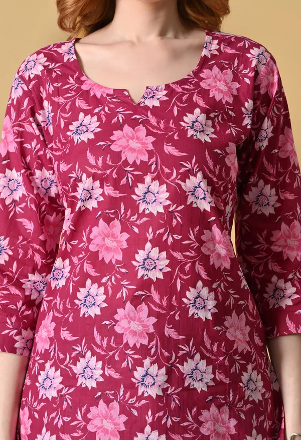 Maroon_Viscose_Rayon_Relaxed_Fit_Floral_Print_Short_Kurta_For_Women