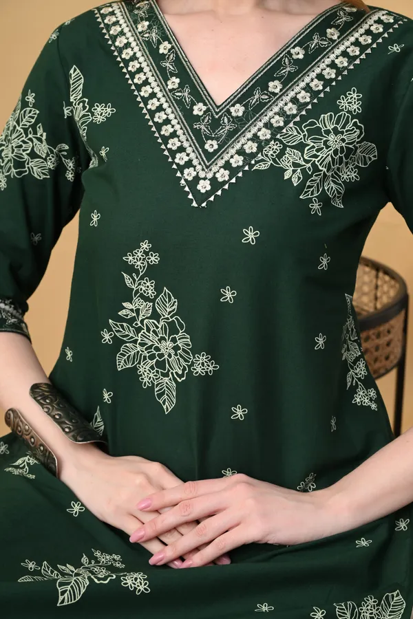 Green_Viscose_Rayon_Embroidered_Kurta_For_Women