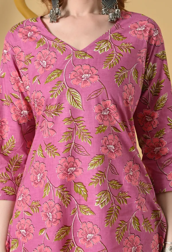 Pink_Viscose_Rayon_Straight_Floral_Embroidered_Kurta_For_Women