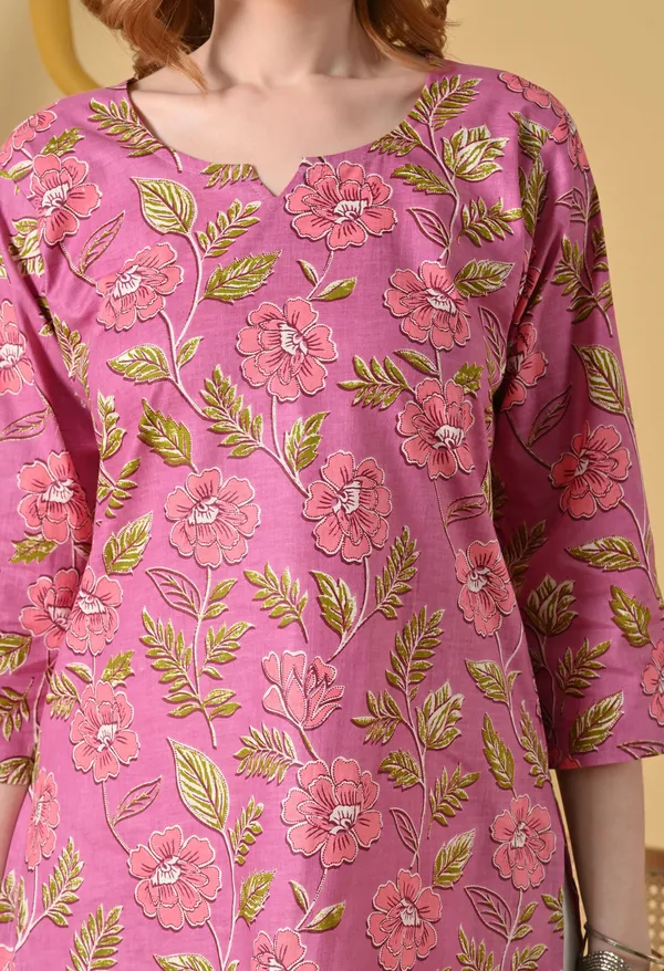Pink_Viscose_Rayon_Straight_Floral_Print_Short_Kurta_For_Women
