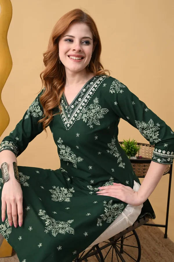 Green_Viscose_Rayon_Embroidered_Kurta_For_Women