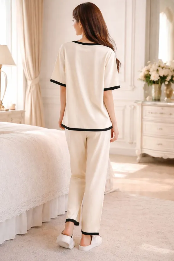 Women_Printed_White_Top_And_Pyjama_Set