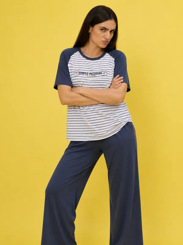Simple_Pleasure_Navy_Stripe_Lycra_Nightdress_Set_for_Women