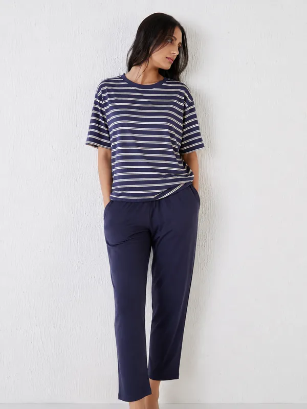 Women’s_Navy_Blue_Striped_T-Shirt_&_Pajama_Night_Suit_Set