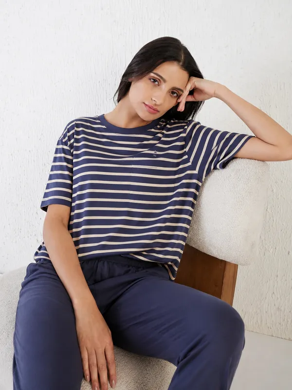 Women’s_Navy_Blue_Striped_T-Shirt_&_Pajama_Night_Suit_Set