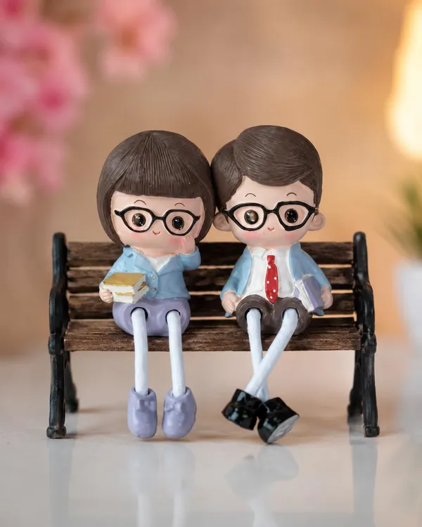 Multicolor_Polyresin_Bench_Sitting_Couple_Figurine