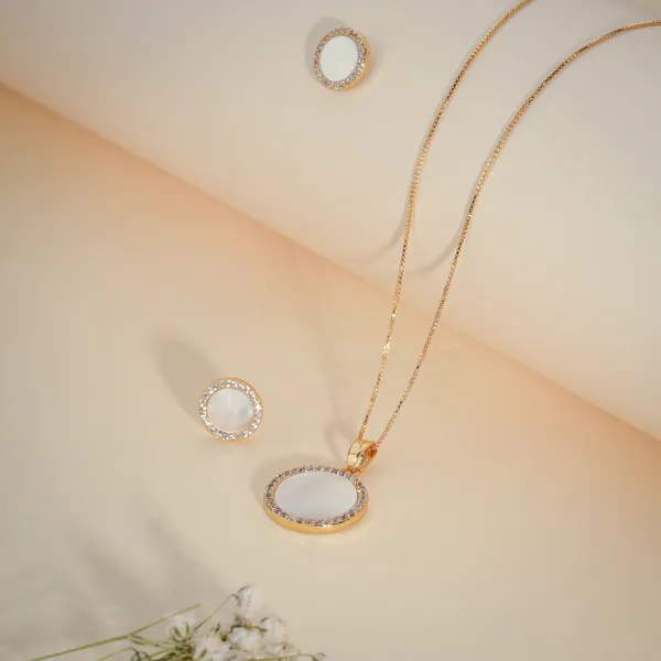 Gold_Plated_Crystal_Circle_Pendant_Necklace_Set_For_Women