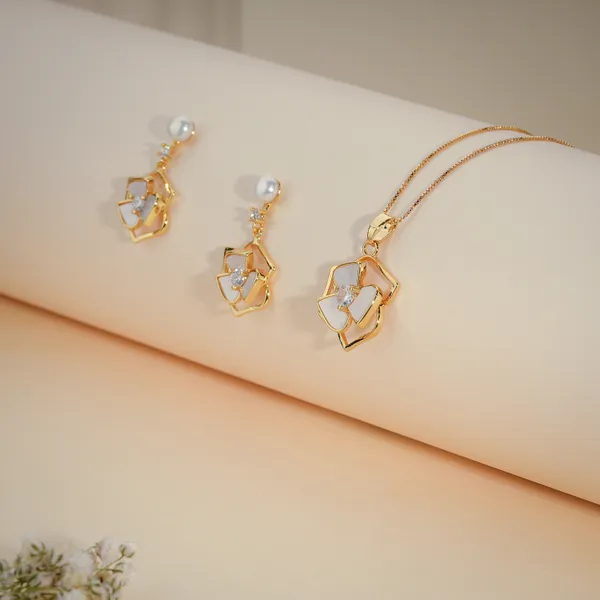 Gold_Plated_Hexagon_Pearl_Drop_Necklace_And_Earring_Set_For_Women