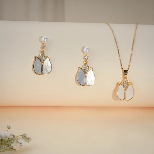 Gold_Plated_Mother_Of_Pearl_Tulip_Pendant_Necklace_Earring_Set_For_Women
